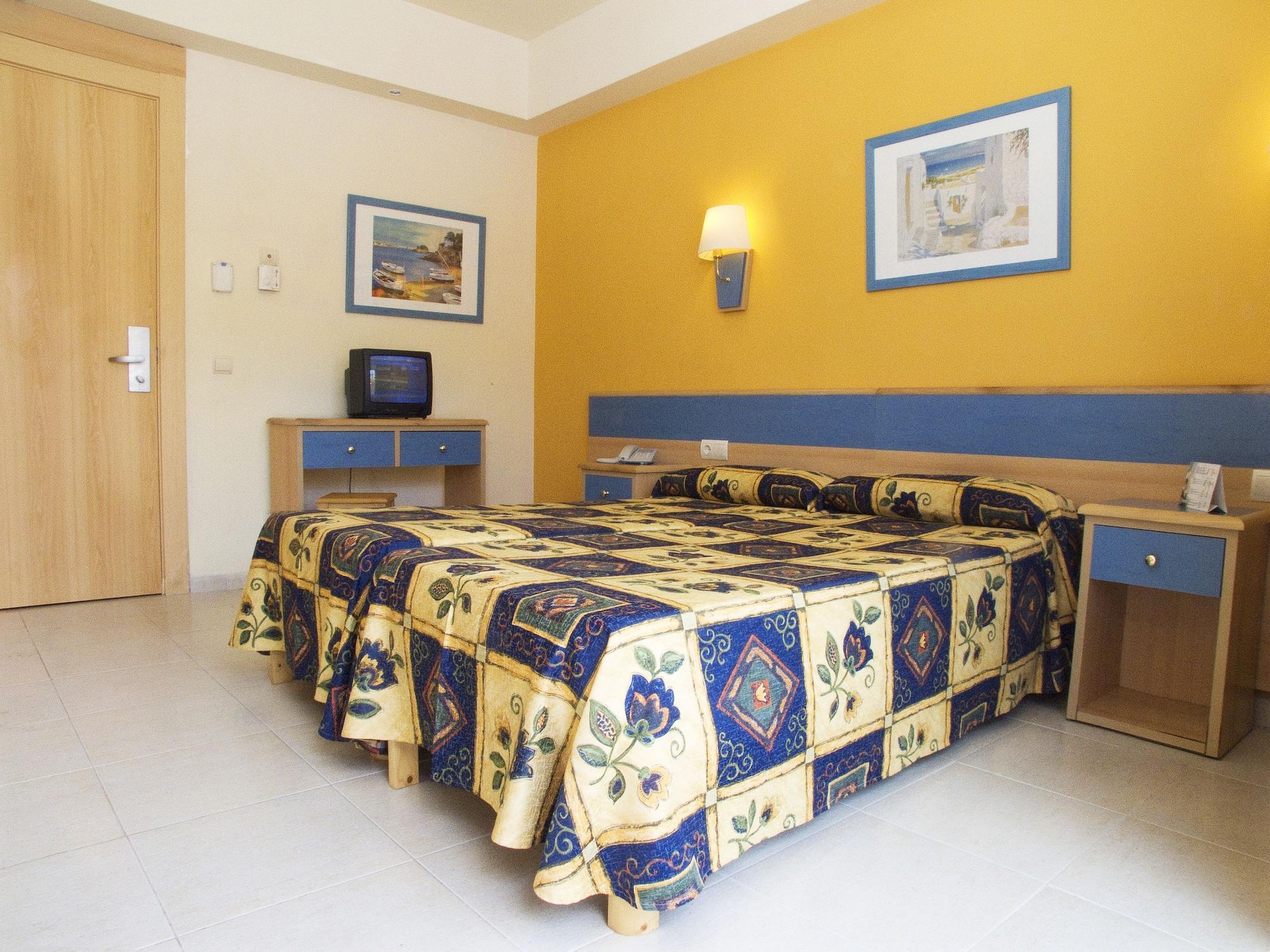 Sahara Nubia Gobi Hotel Ses Cadenes Exterior photo A room at a hotel